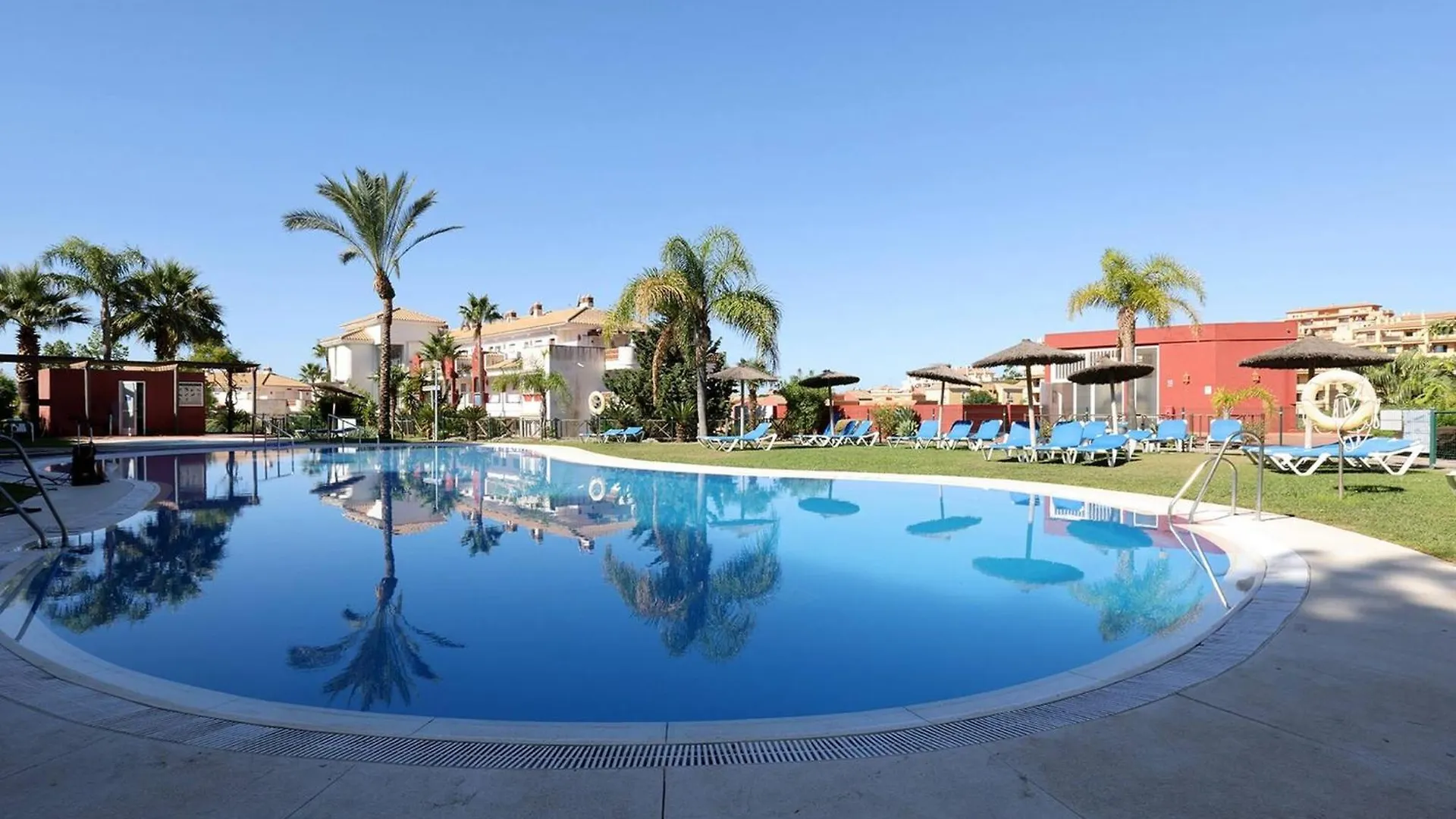 105 Welcoming Andalusian Style 2 Bed Apartment With Views Of Miraflores Golf Sitio de Calahonda