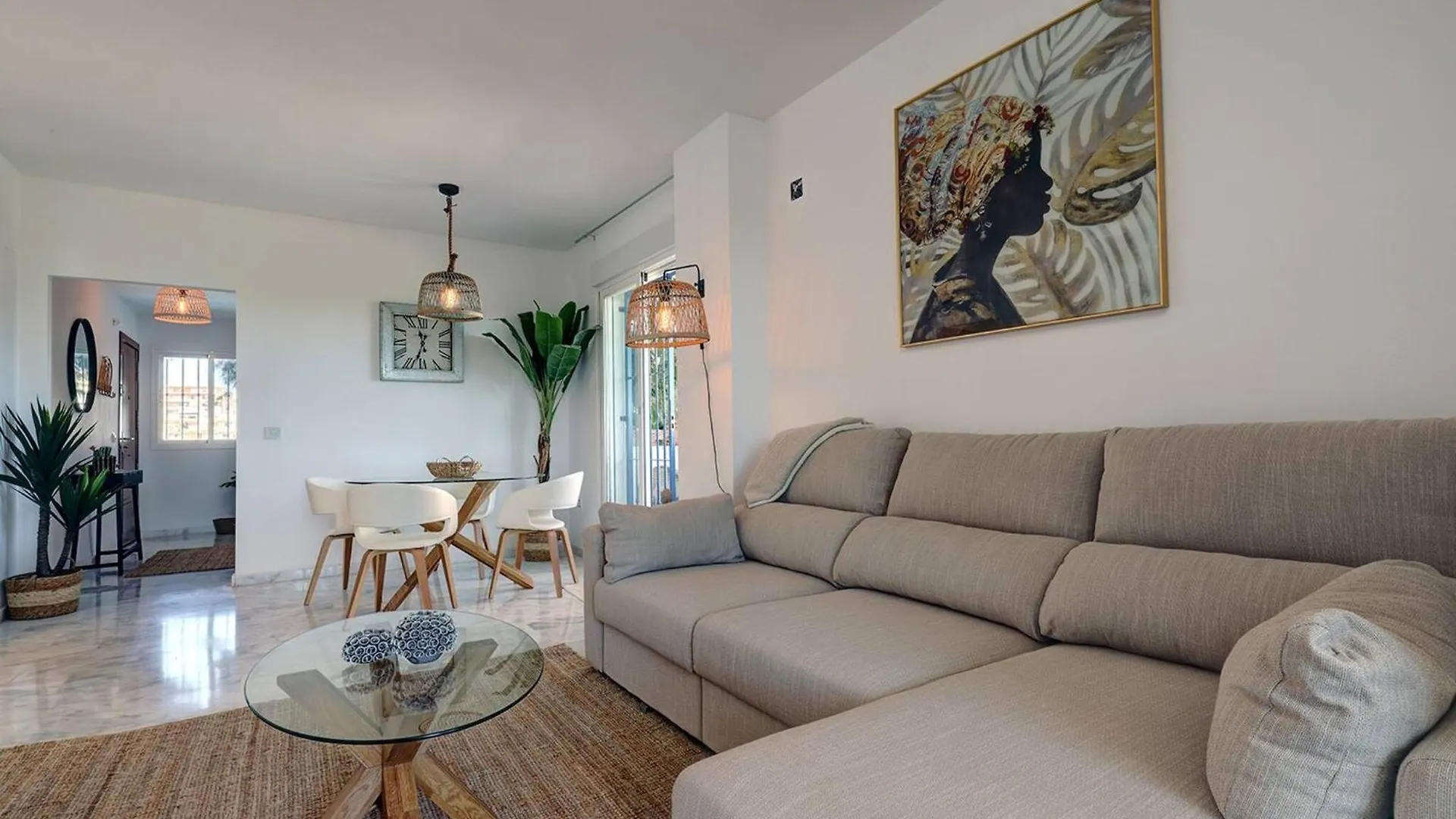 105 Welcoming Andalusian Style 2 Bed Apartment With Views Of Miraflores Golf Sitio de Calahonda